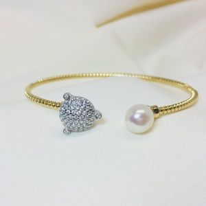 Italian Silver Cuff, Gold plated, genuine pearl